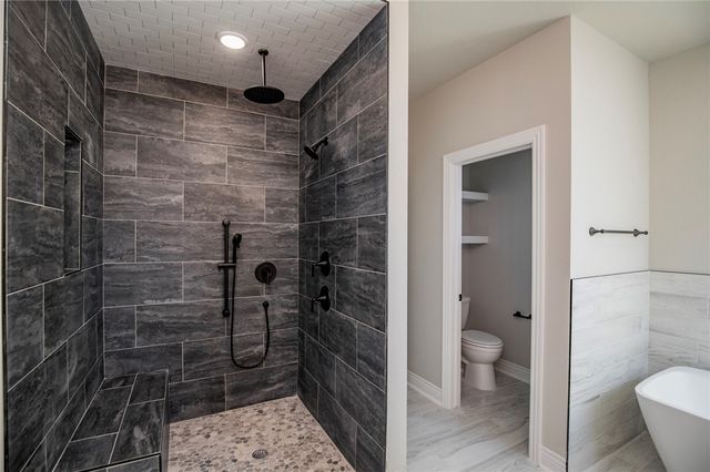 6800 SW Orange Avenue, Bentonville, AR 72713