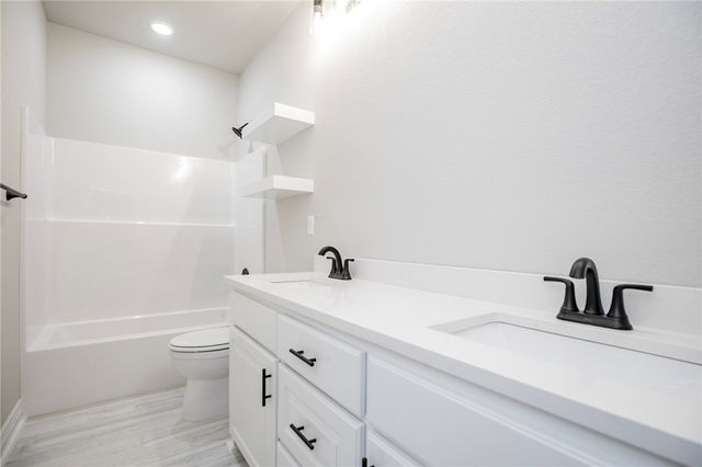 6800 SW Orange Avenue, Bentonville, AR 72713