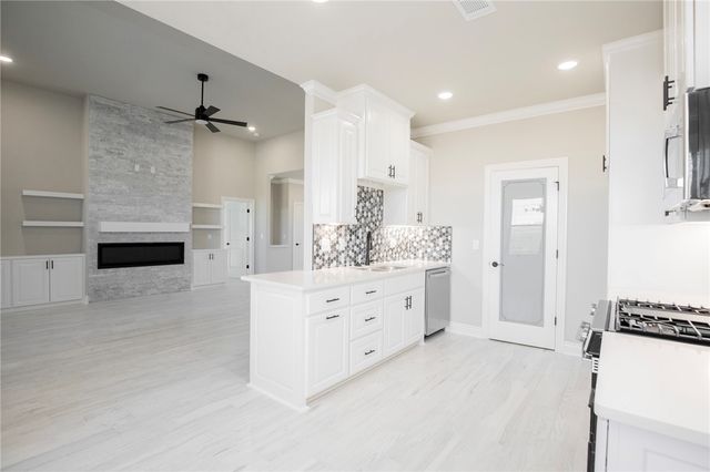 6800 SW Orange Avenue, Bentonville, AR 72713