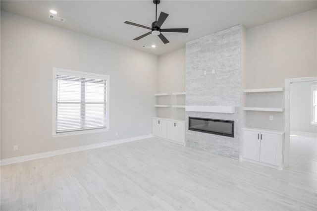 6800 SW Orange Avenue, Bentonville, AR 72713