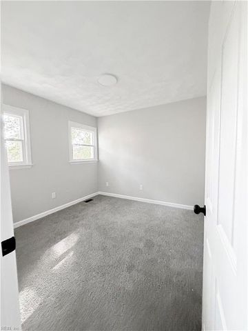 4 Edith Key ST, Hampton, VA 23666