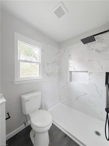 4 Edith Key ST, Hampton, VA 23666