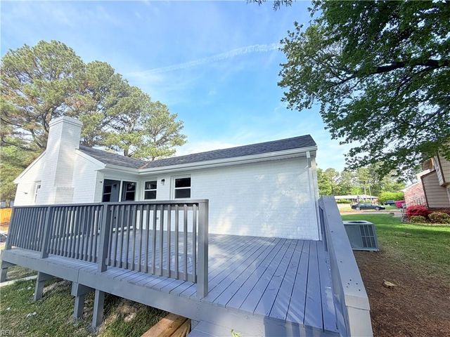 4 Edith Key ST, Hampton, VA 23666