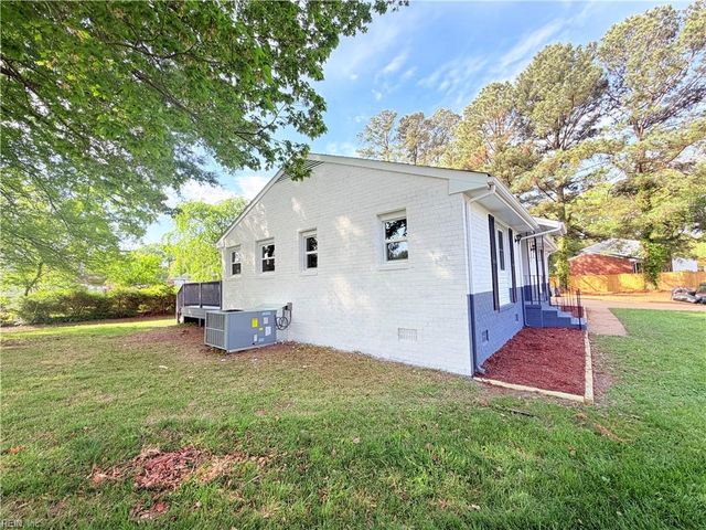 4 Edith Key ST, Hampton, VA 23666