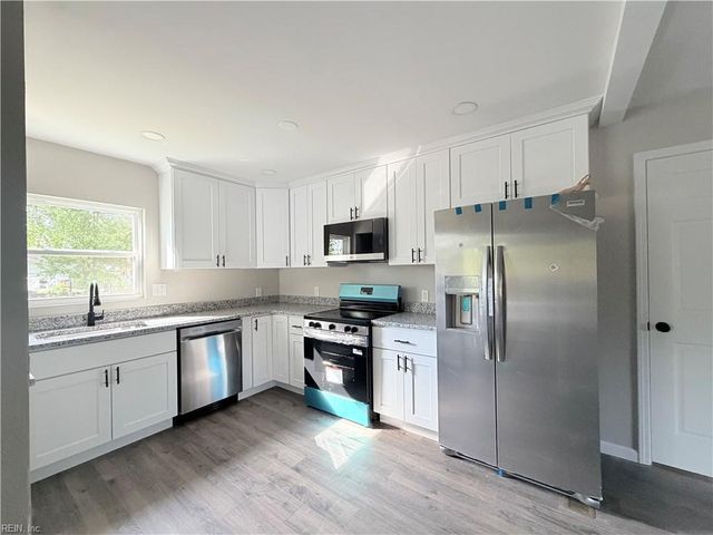 4 Edith Key ST, Hampton, VA 23666
