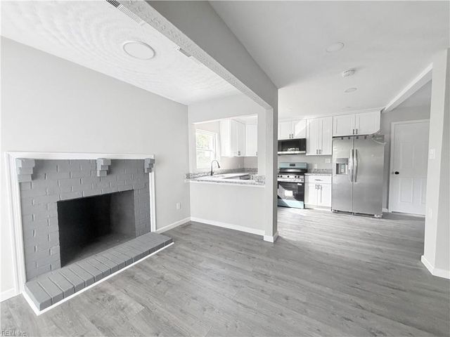 4 Edith Key ST, Hampton, VA 23666