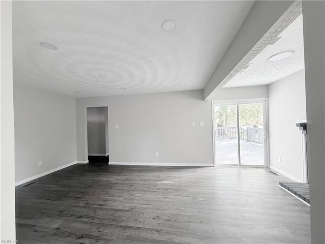4 Edith Key ST, Hampton, VA 23666