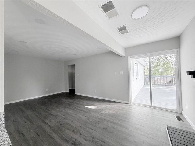 4 Edith Key ST, Hampton, VA 23666