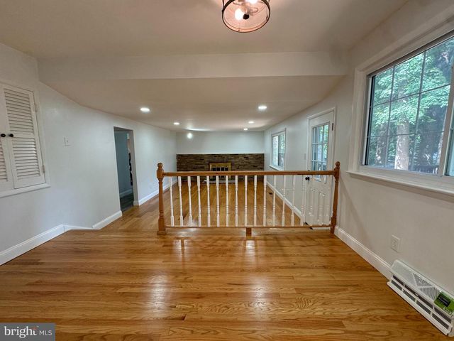 8 ELBOW LN, Cherry Hill, NJ 08003