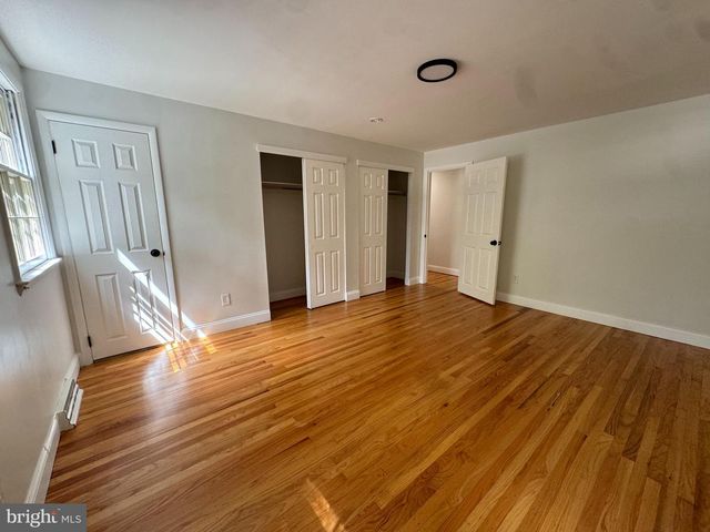 8 ELBOW LN, Cherry Hill, NJ 08003