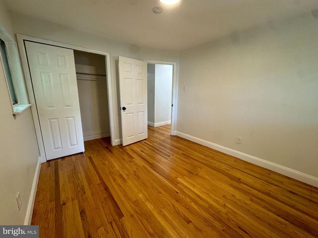 8 ELBOW LN, Cherry Hill, NJ 08003