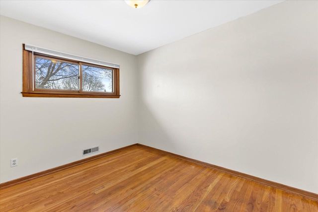 5944 S Swift AVENUE, Cudahy, WI 53110