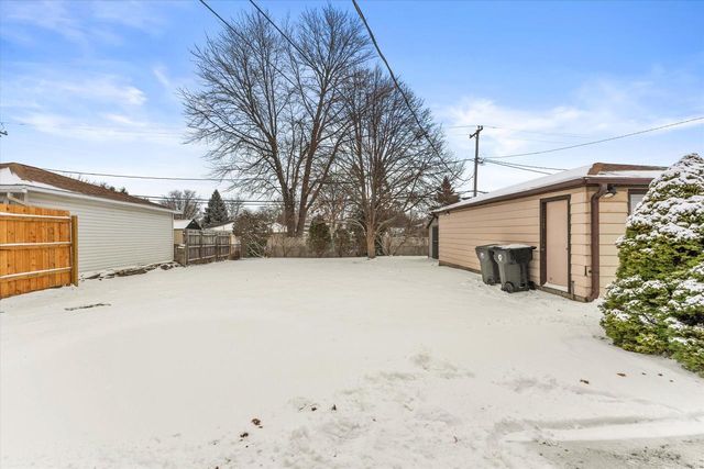 5944 S Swift AVENUE, Cudahy, WI 53110