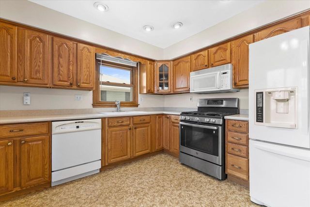 5944 S Swift AVENUE, Cudahy, WI 53110