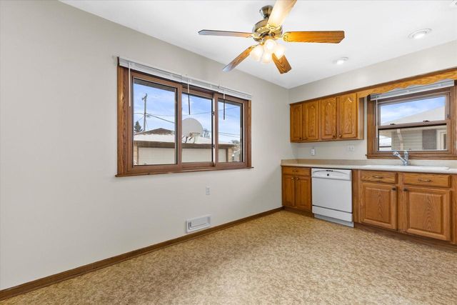 5944 S Swift AVENUE, Cudahy, WI 53110