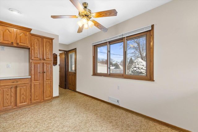 5944 S Swift AVENUE, Cudahy, WI 53110