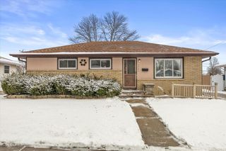 5944 S Swift AVENUE, Cudahy, WI 53110