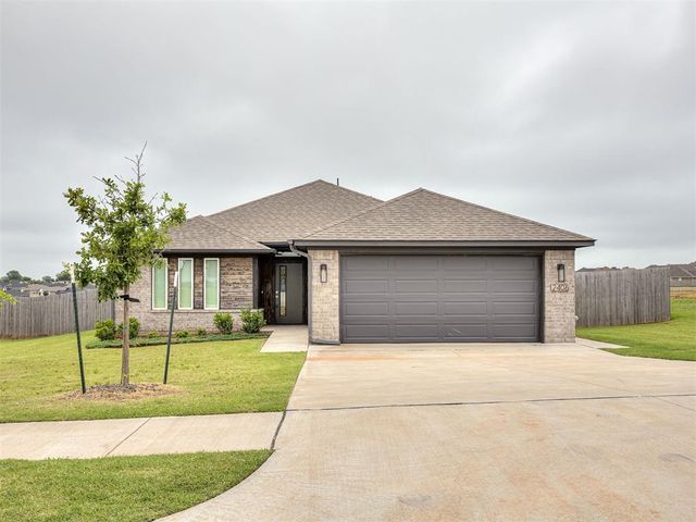 2406 Heather Road, Blanchard, OK 73010