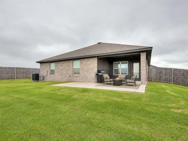 2406 Heather Road, Blanchard, OK 73010