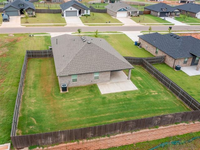 2406 Heather Road, Blanchard, OK 73010