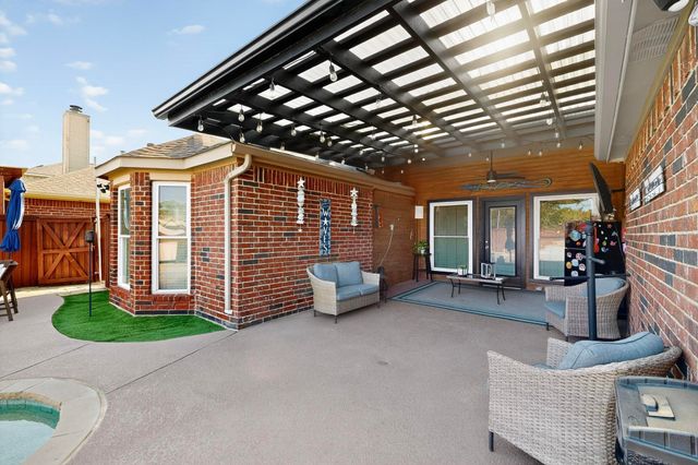 805 Kathryn Drive, Lewisville, TX 75067