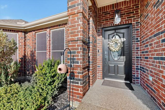 805 Kathryn Drive, Lewisville, TX 75067