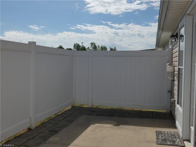 309 Locksley Court, Thomasville, NC 27360