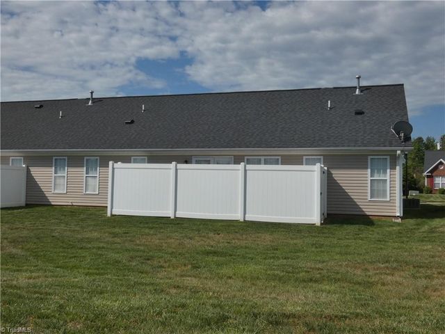 309 Locksley Court, Thomasville, NC 27360