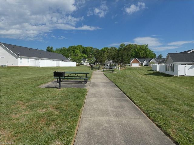 309 Locksley Court, Thomasville, NC 27360