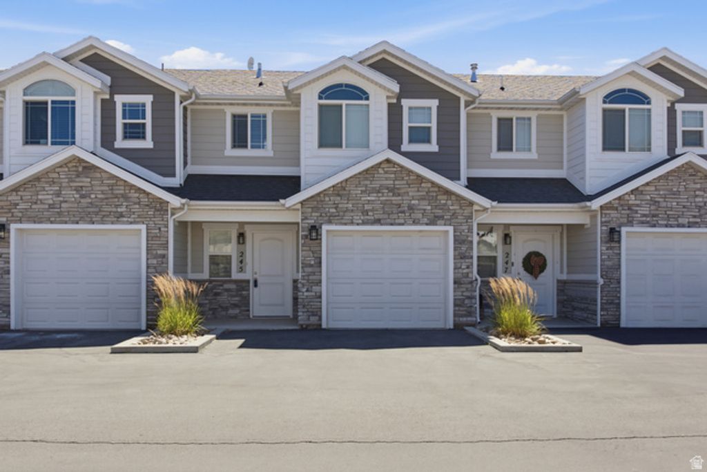 245 W 1950 N, Harrisville, UT 84414