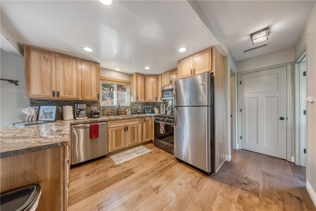 24375 Zurich Drive, Crestline, CA 92325