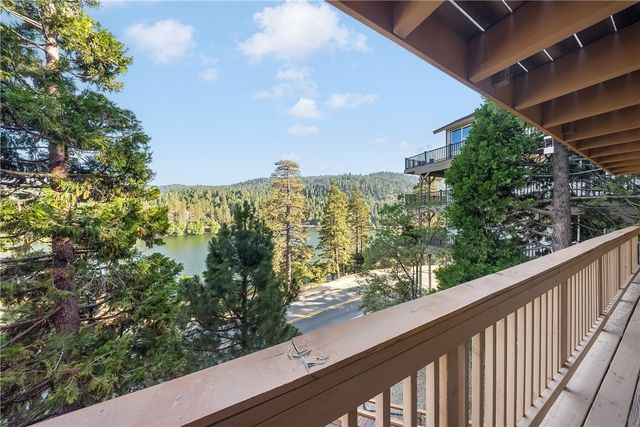 24375 Zurich Drive, Crestline, CA 92325
