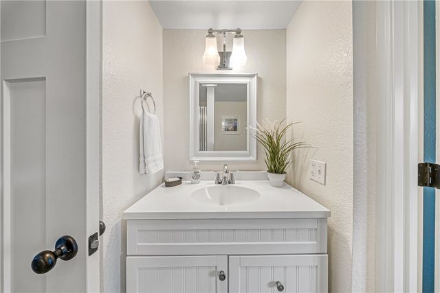 24375 Zurich Drive, Crestline, CA 92325