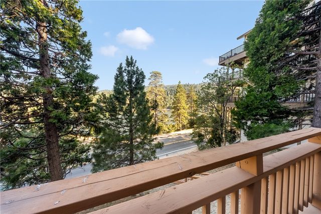 24375 Zurich Drive, Crestline, CA 92325