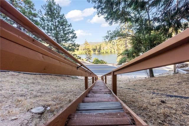 24375 Zurich Drive, Crestline, CA 92325