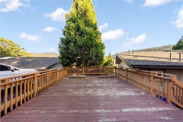 24375 Zurich Drive, Crestline, CA 92325