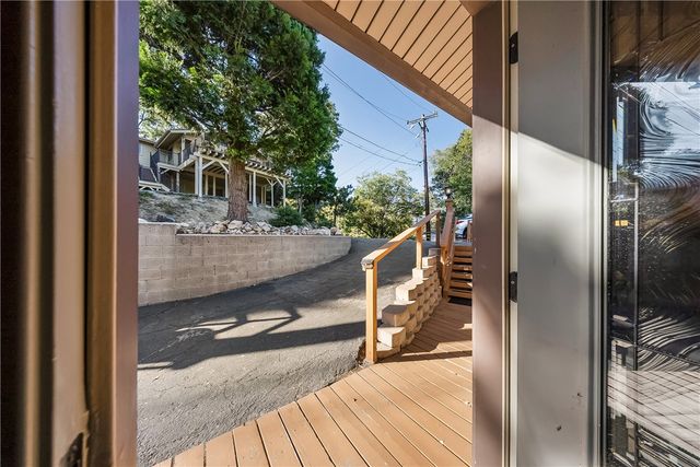 24375 Zurich Drive, Crestline, CA 92325