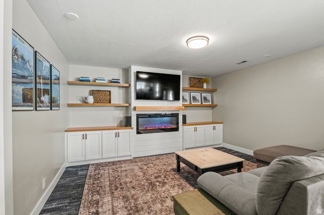 8286 S 1850 W, West Jordan, UT 84088