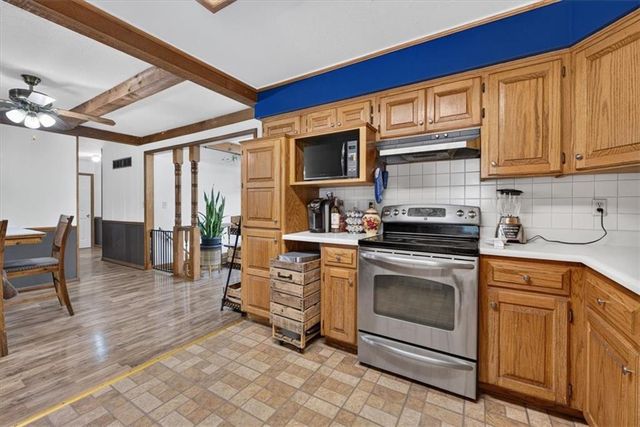 9304 E 27th Street S, Independence, MO 64052