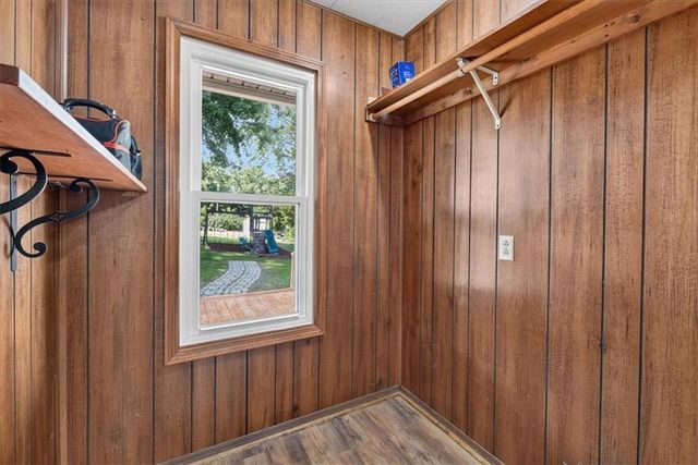 9304 E 27th Street S, Independence, MO 64052