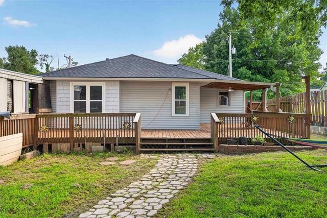 9304 E 27th Street S, Independence, MO 64052