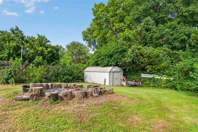 9304 E 27th Street S, Independence, MO 64052