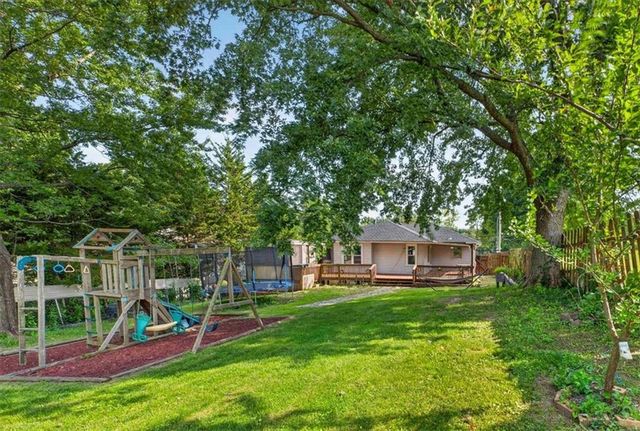 9304 E 27th Street S, Independence, MO 64052
