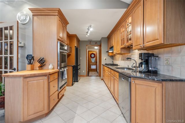 118 Chester Avenue, Massapequa Park, NY 11762