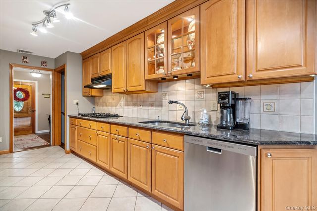 118 Chester Avenue, Massapequa Park, NY 11762
