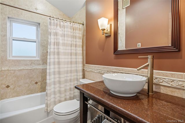 118 Chester Avenue, Massapequa Park, NY 11762