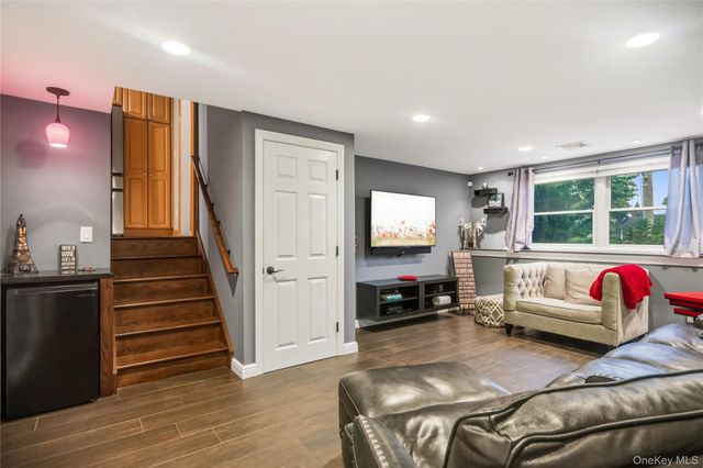 118 Chester Avenue, Massapequa Park, NY 11762
