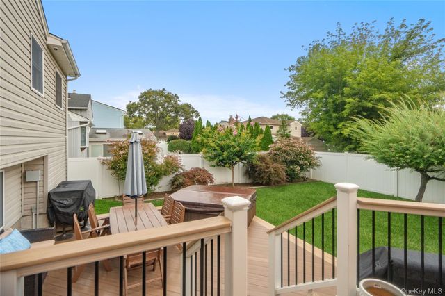 118 Chester Avenue, Massapequa Park, NY 11762