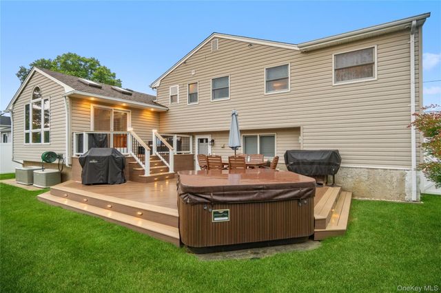 118 Chester Avenue, Massapequa Park, NY 11762