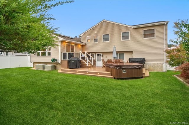 118 Chester Avenue, Massapequa Park, NY 11762